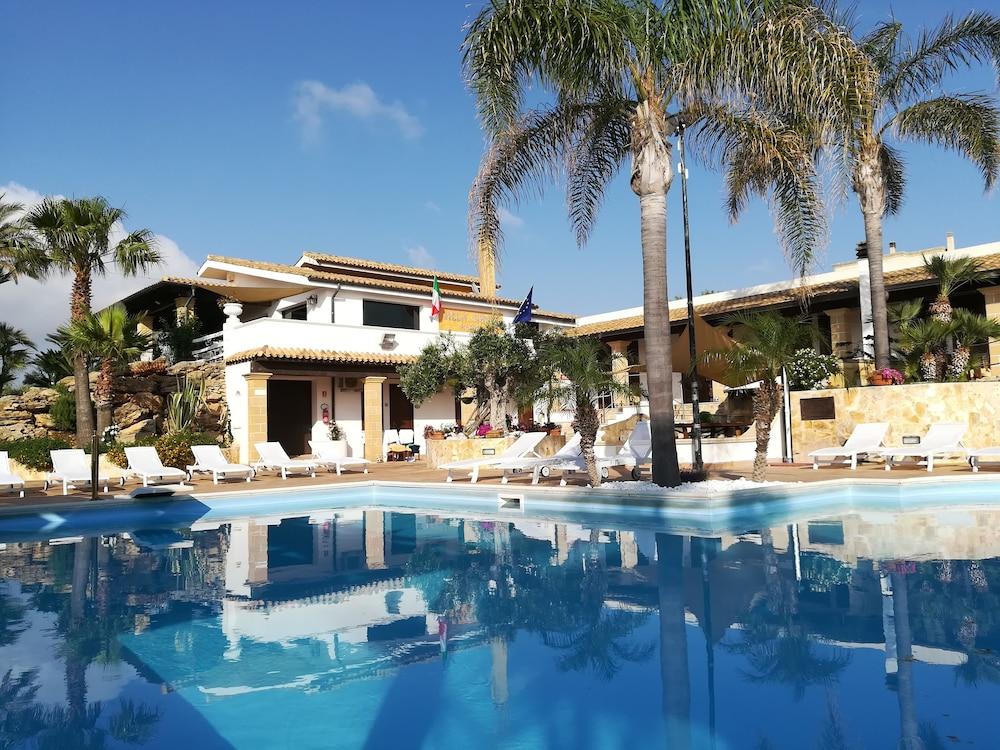 Villa Carlo Resort Marsala Exteriör bild